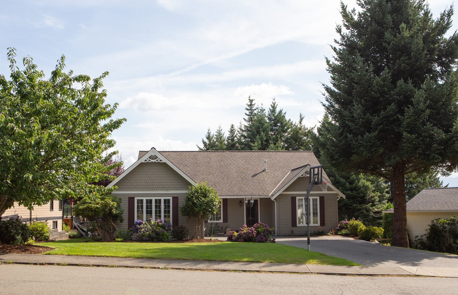 Comfortable home in residential neighborhood